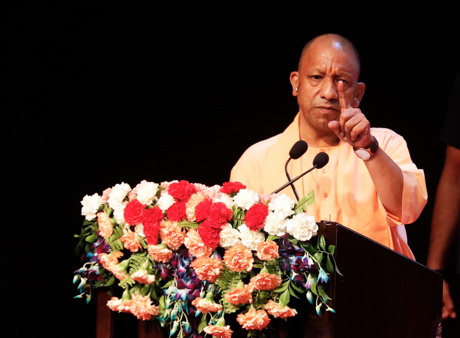 प्रतिकूल मौसम में आमजन के बीच रहें अधिकारीः मुख्यमंत्री