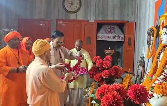 गुरु पूर्णिमा महोत्सव : सीएम योगी ने किया महायोगी गोरखनाथ का विशिष्ट पूजन